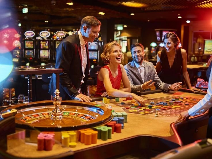 f61mark Live Casino Professional Dealer နှင့် Baccarat ကစားနေသောပုံ